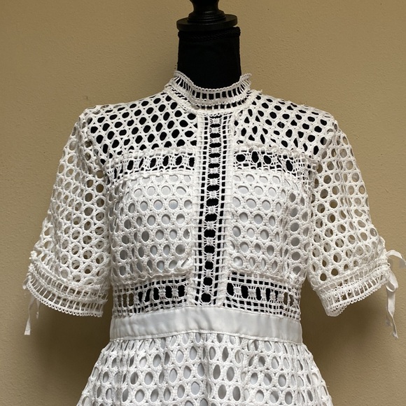 Simply Couture White Mock Neck A-line Dress with Circle Cut Out Pattern Size L - Picture 4 of 16